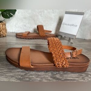 Dirty laundry woven boho sandal in cognac. Size 8.5